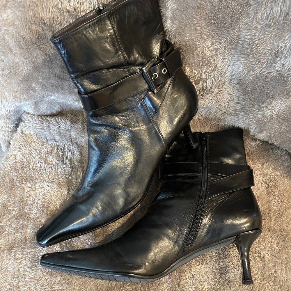Stuart  Weitzman leather ankle booties, size 12